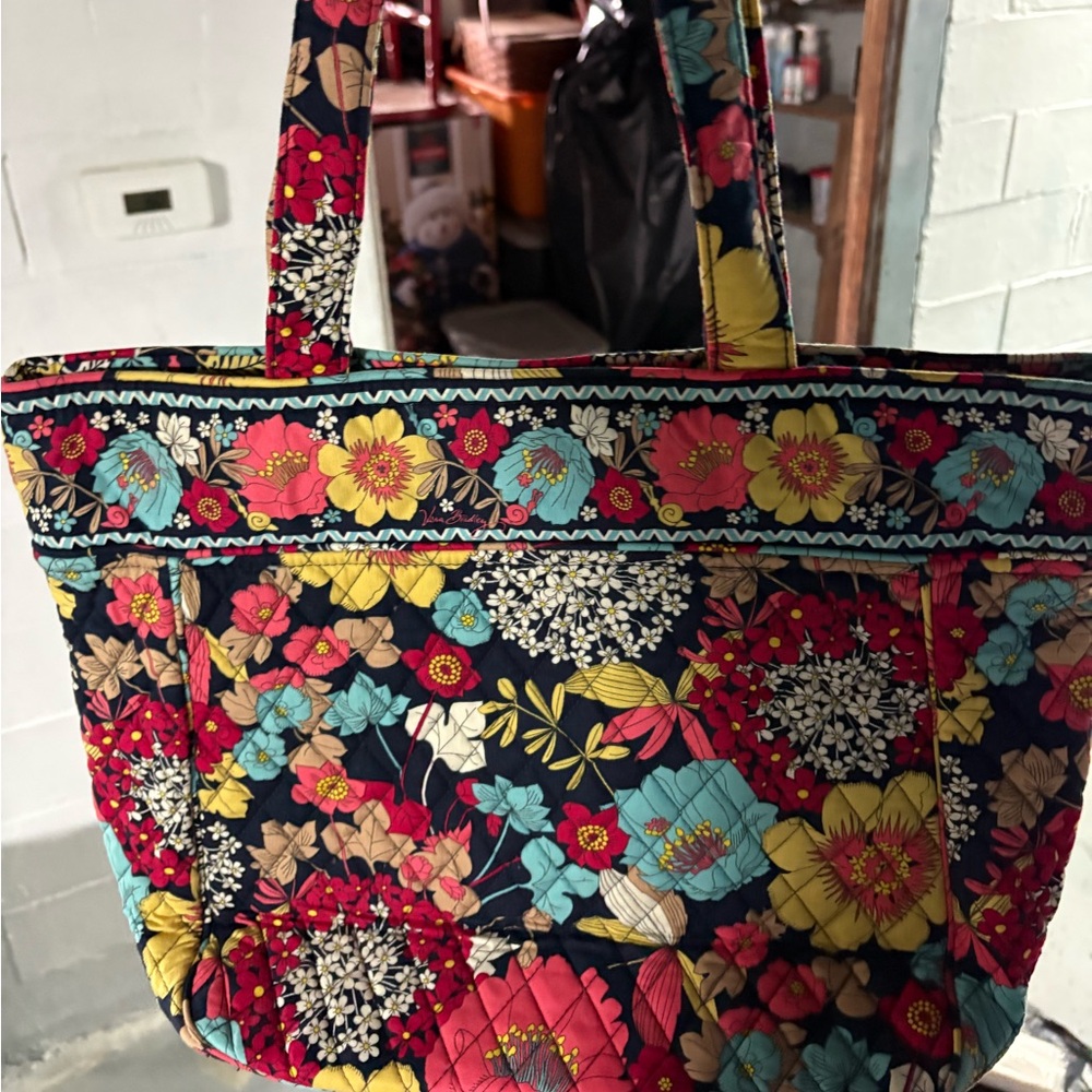 Super cute Vera Bradley Navy Quilted Floral Tote